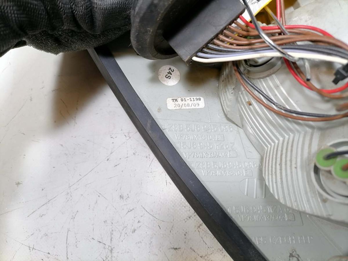 Skoda Fabia 2 5J original R&uuml;cklicht R&uuml;ckleuchte Schlussleuchte rechts Bj.2009